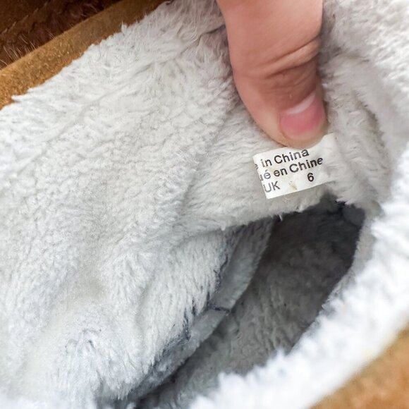 SoftMoc Tan Half Mukluk Boots, Size 6 - Picture 9 of 9